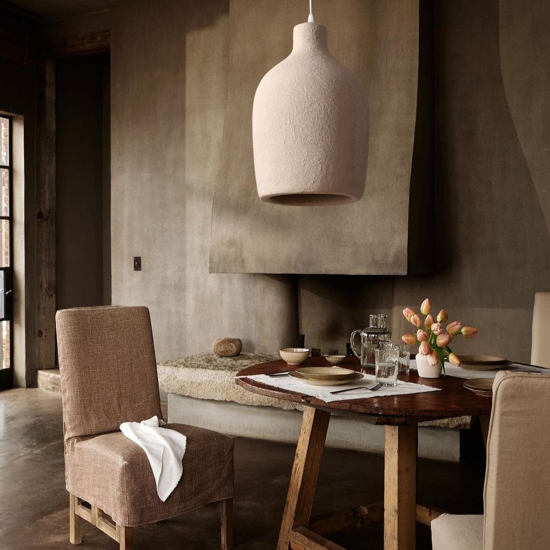 dimmable-clay-pendant-light-for-modern-home-and-office-decor-glaveri