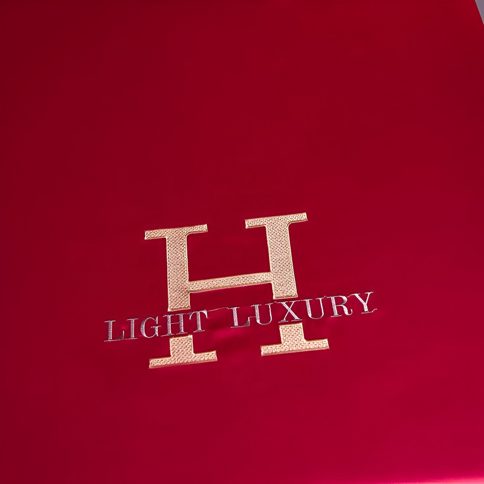 breathable-satin-fitted-sheet-for-luxurious-sleep-at-home-or-office-glaveri