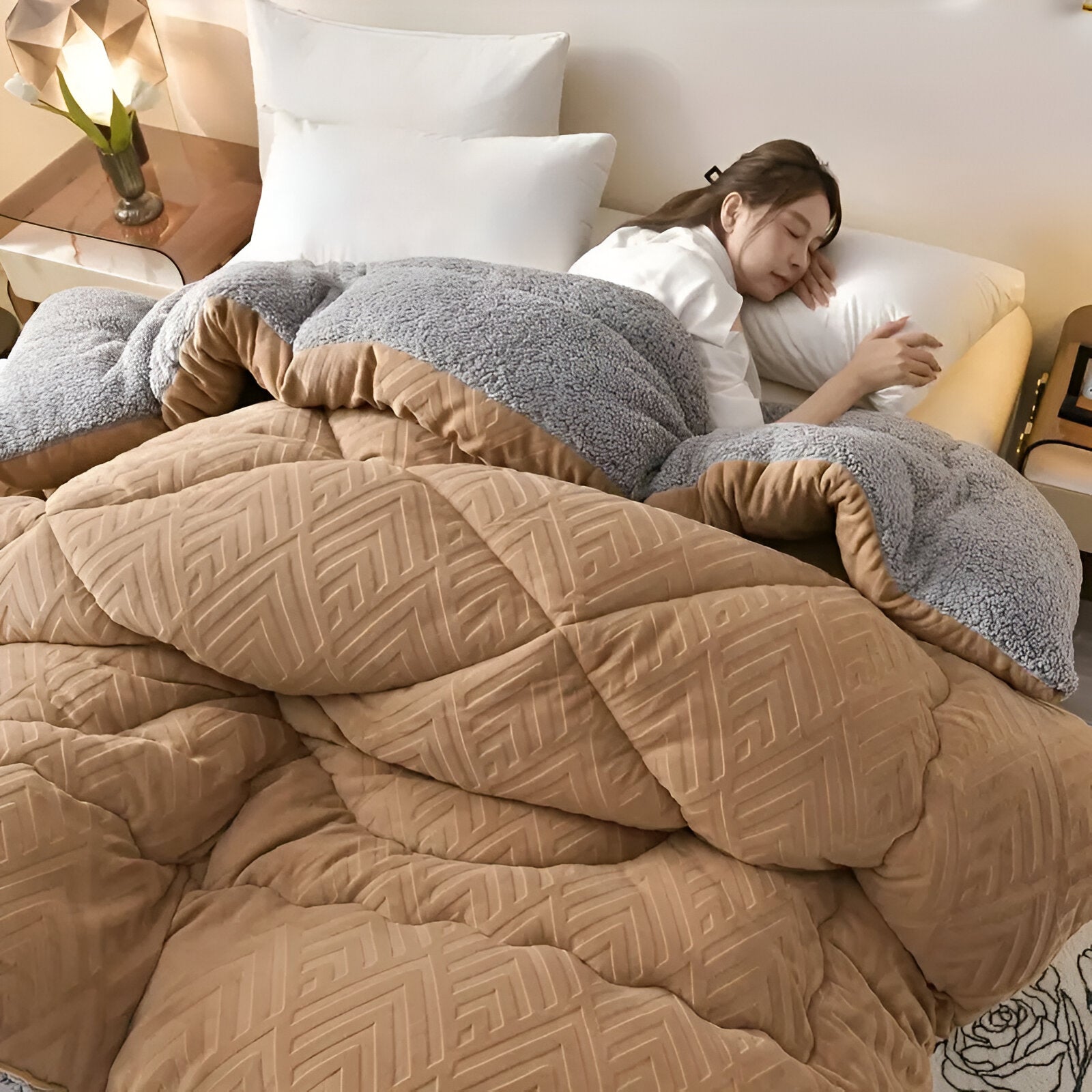 all-season-luxury-duvet-high-quality-plush-comfort-for-home-office-glaveri