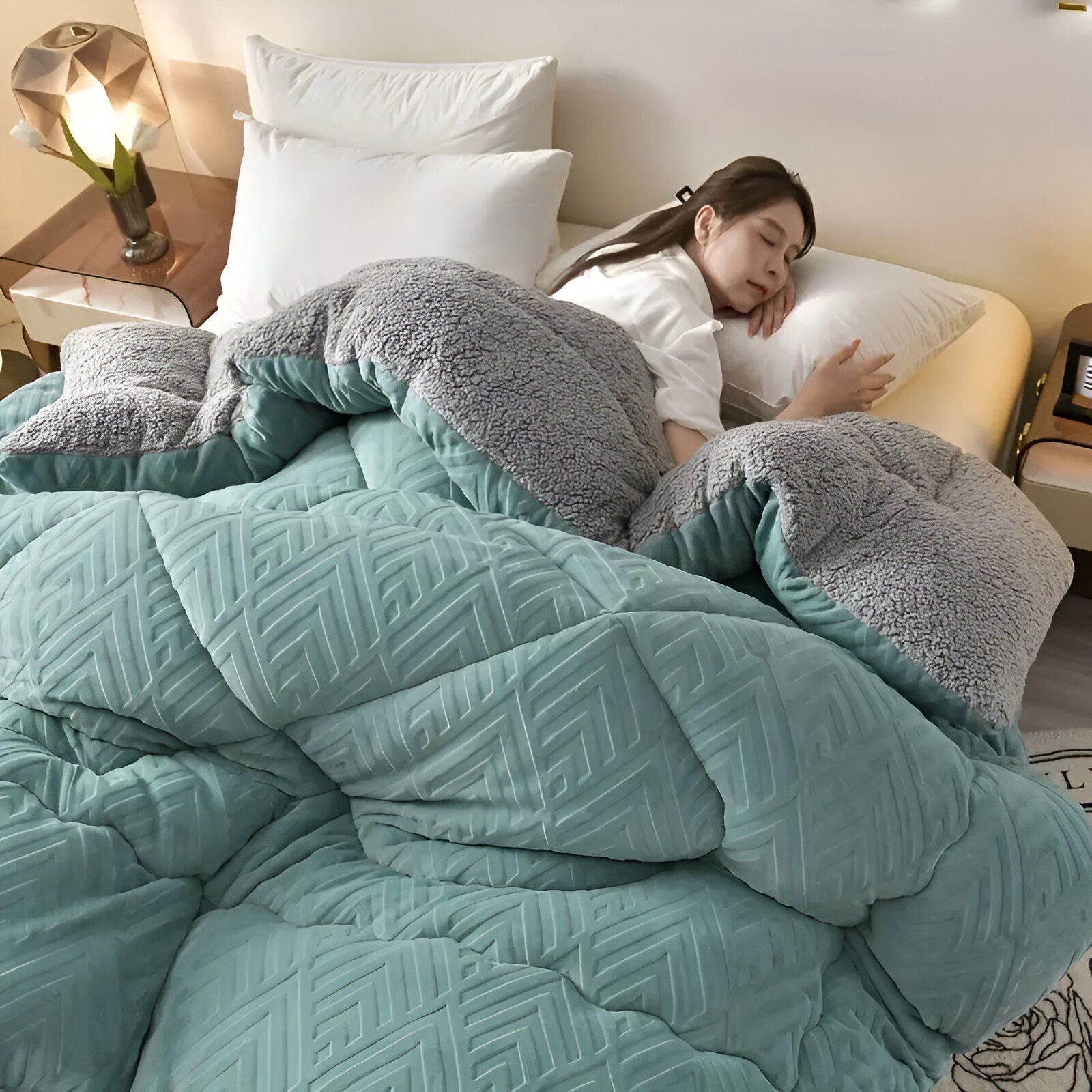all-season-luxury-duvet-high-quality-plush-comfort-for-home-office-glaveri