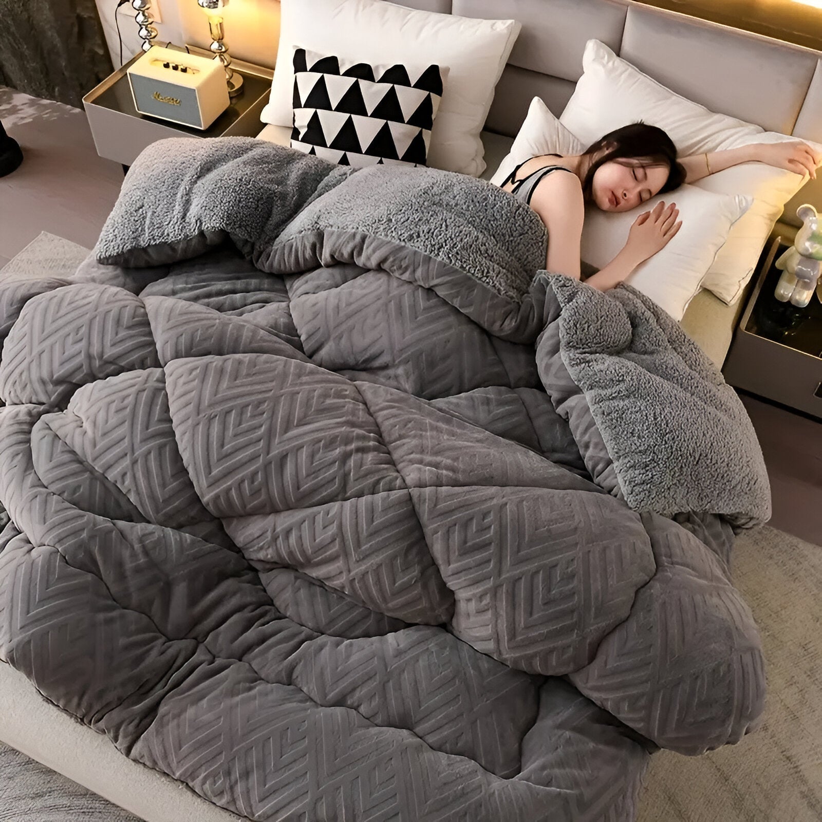 all-season-luxury-duvet-high-quality-plush-comfort-for-home-office-glaveri