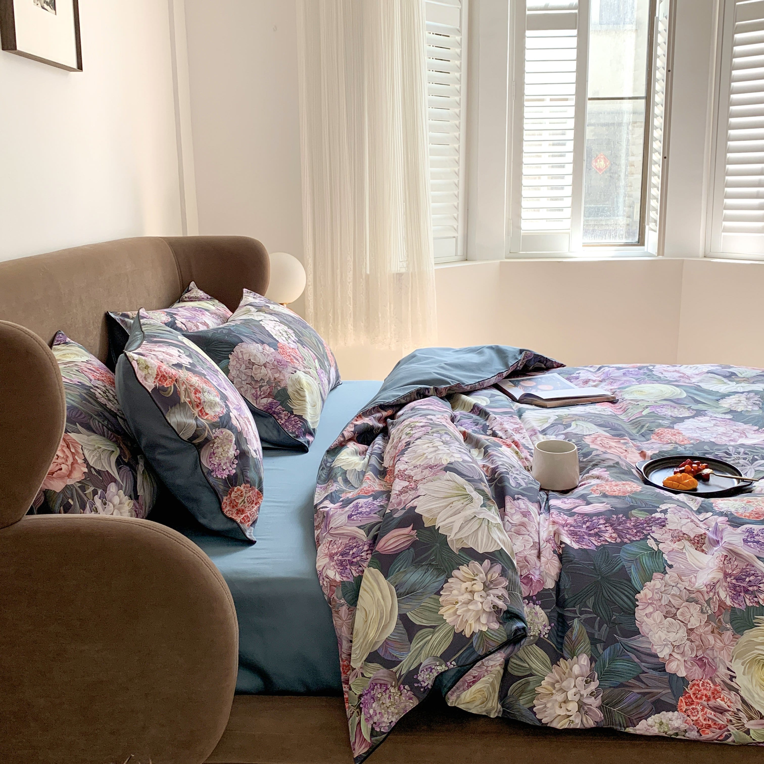 elegant-floral-bedding-set-for-home-decor-soft-stylish-comfort-glaveri