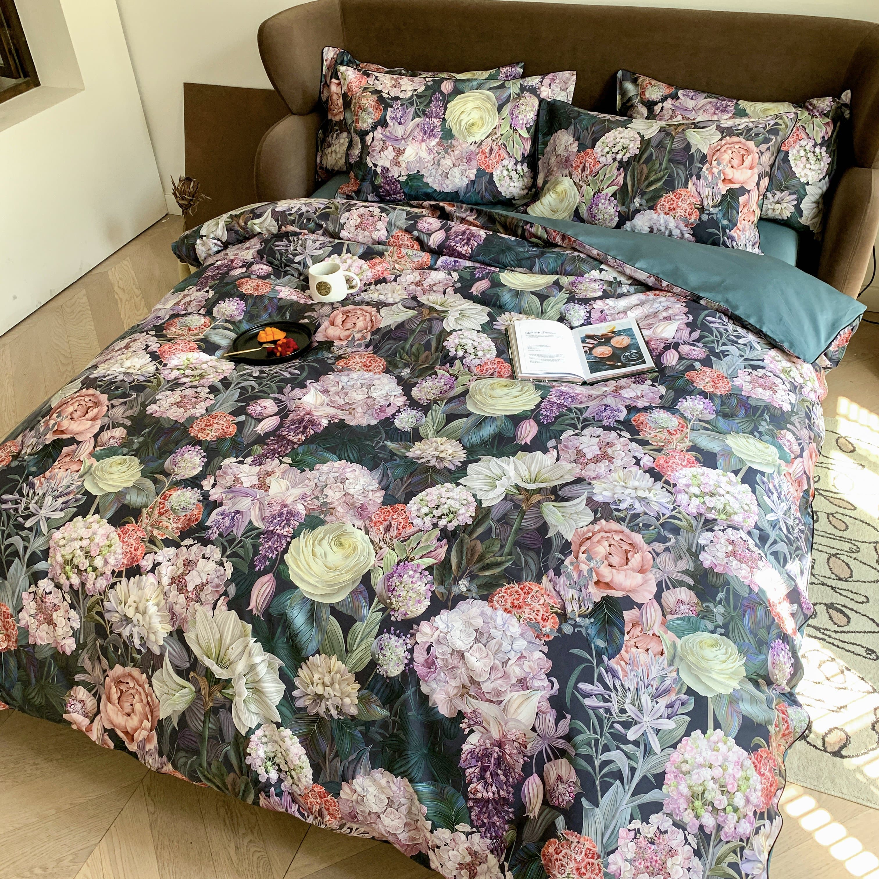 elegant-floral-bedding-set-for-home-decor-soft-stylish-comfort-glaveri