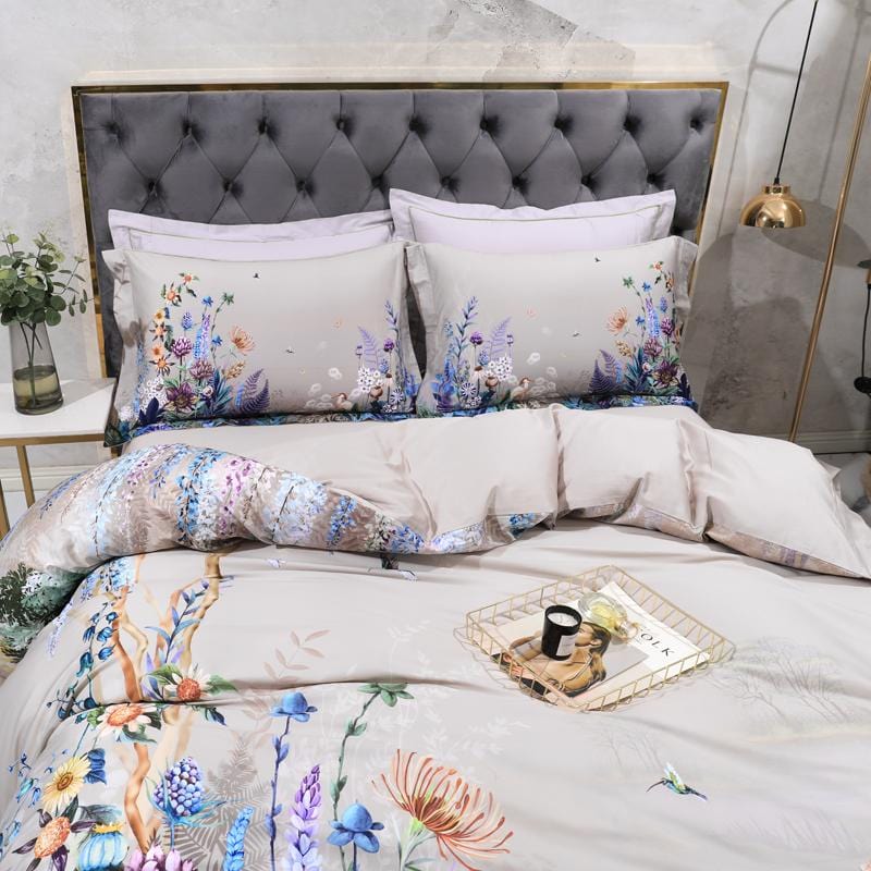 luxurious-floral-pattern-bedding-set-for-home-decor-and-comfort-glaveri