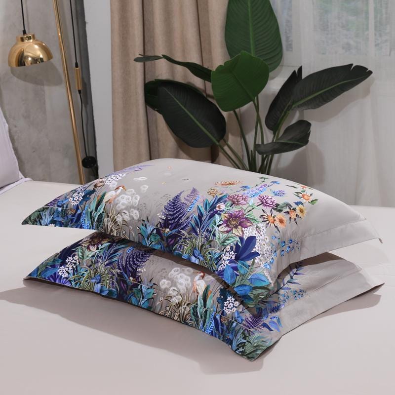 luxurious-floral-pattern-bedding-set-for-home-decor-and-comfort-glaveri