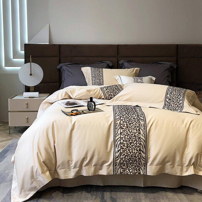 egyptian-cotton-leopard-bedding-set-for-luxurious-home-comfort-glaveri