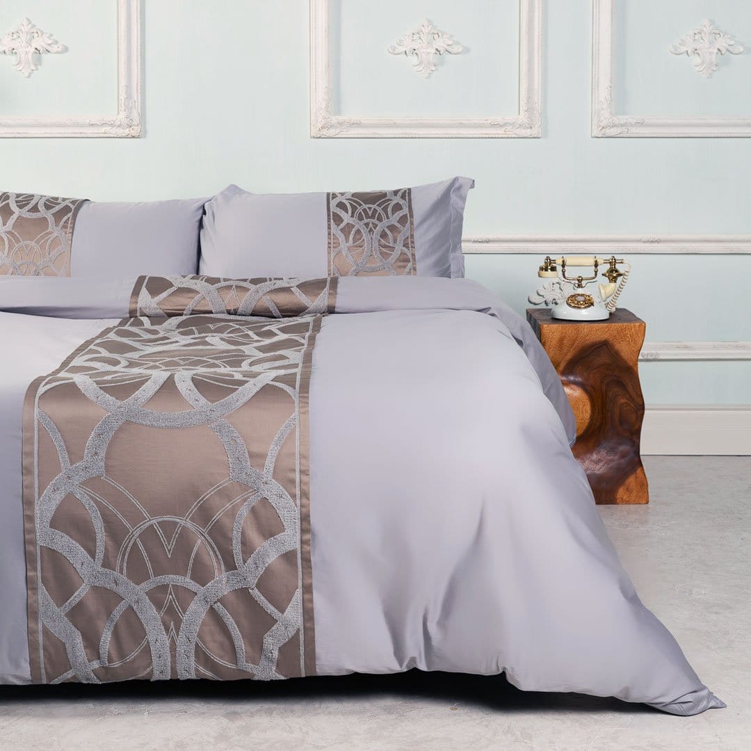 luxurious-geometric-bedding-set-for-home-comfort-and-style-glaveri