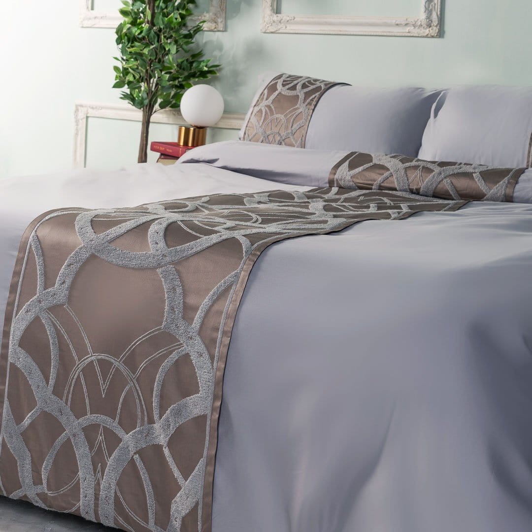 luxurious-geometric-bedding-set-for-home-comfort-and-style-glaveri