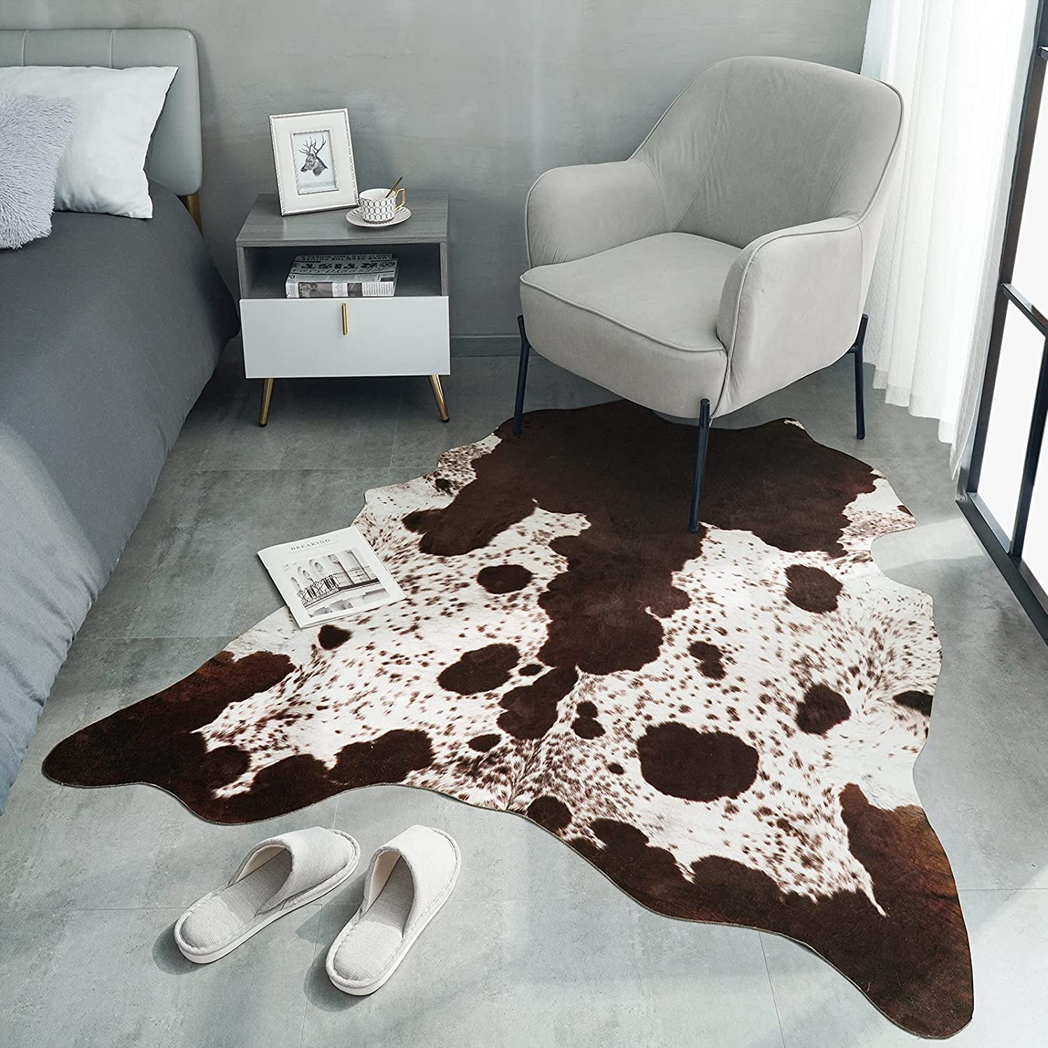 luxurious-faux-fur-area-rug-for-home-decor-and-cozy-living-spaces-glaveri