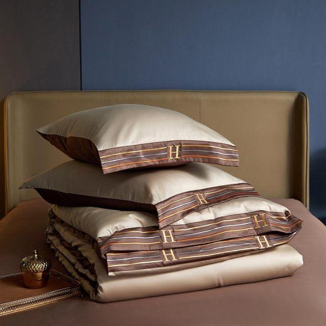 egyptian-cotton-luxury-bed-linen-set-for-home-comfort-and-style-glaveri