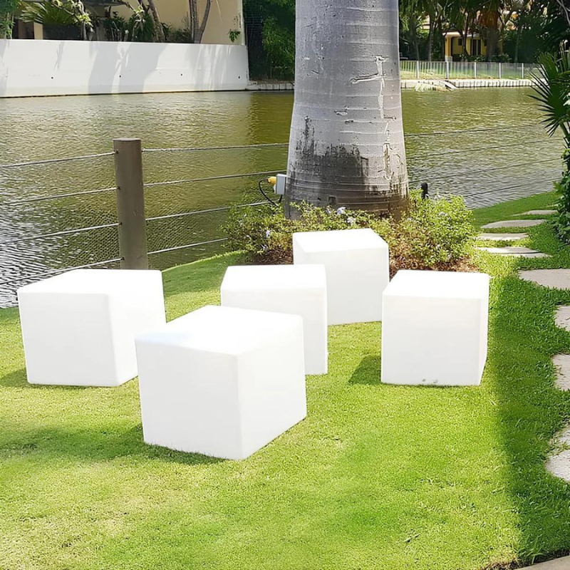 cubic-led-garden-light-with-remote-control-for-elegant-outdoor-decor-glaveri