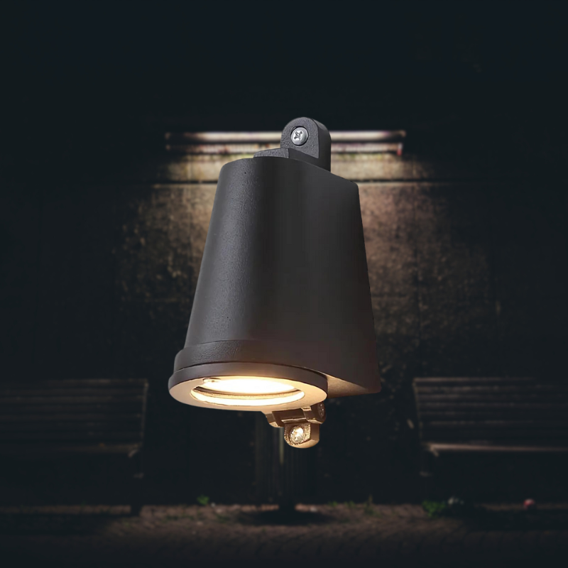 aluminium-outdoor-wall-lamp-elegant-design-for-home-and-garden-lighting-glaveri