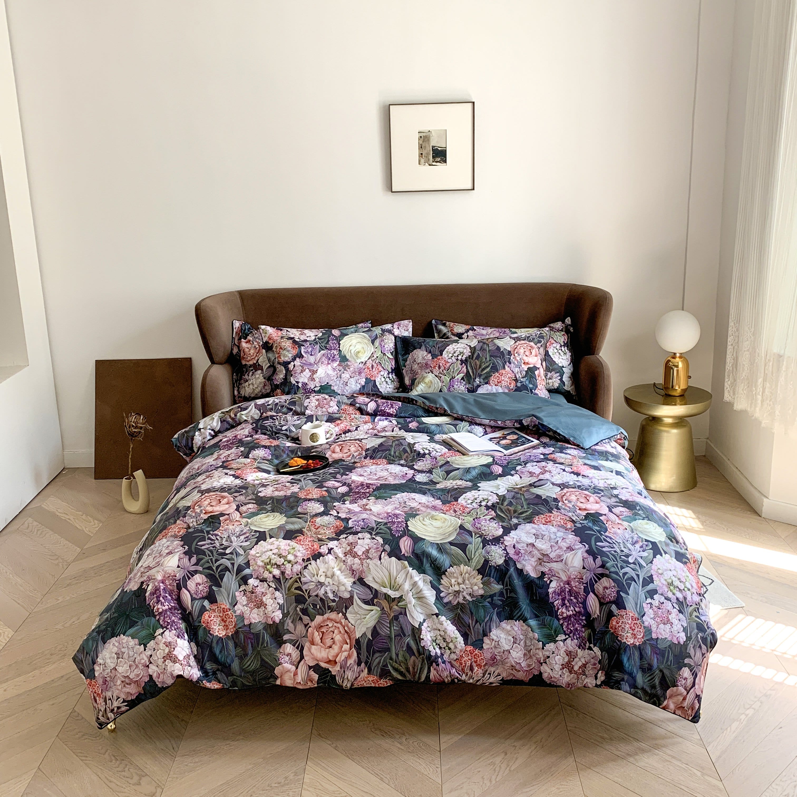 elegant-floral-bedding-set-for-home-decor-soft-stylish-comfort-glaveri