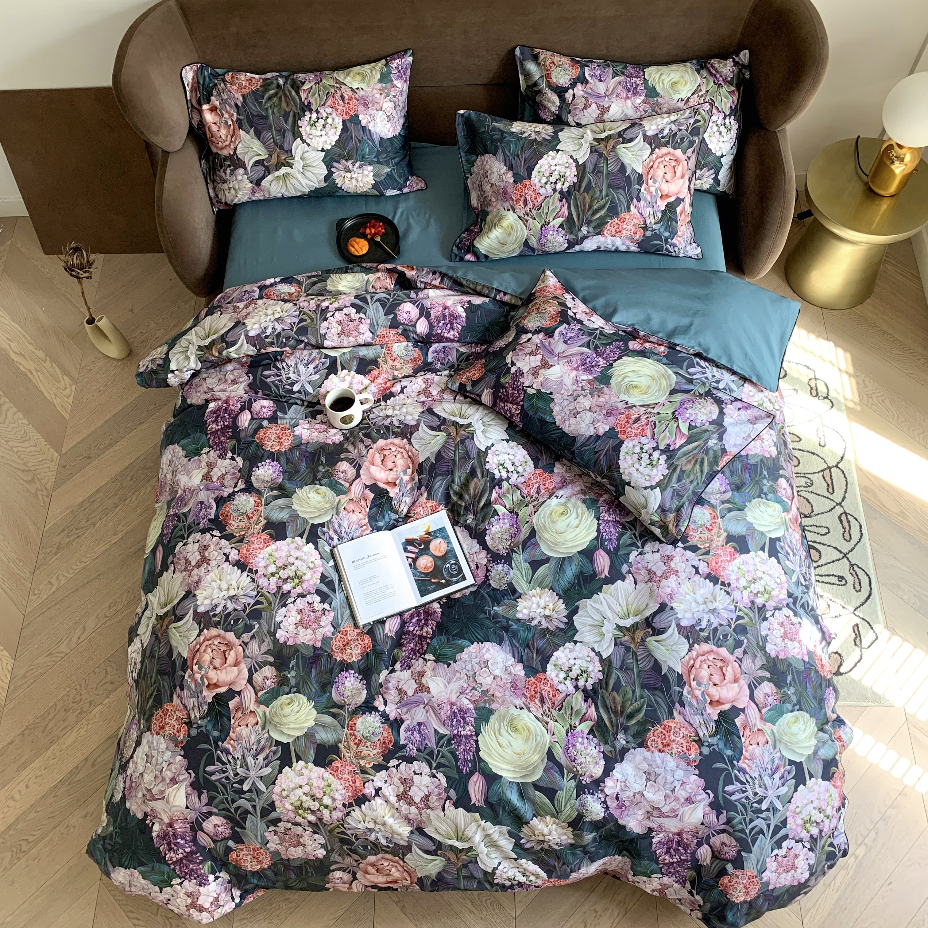 elegant-floral-bedding-set-for-home-decor-soft-stylish-comfort-glaveri