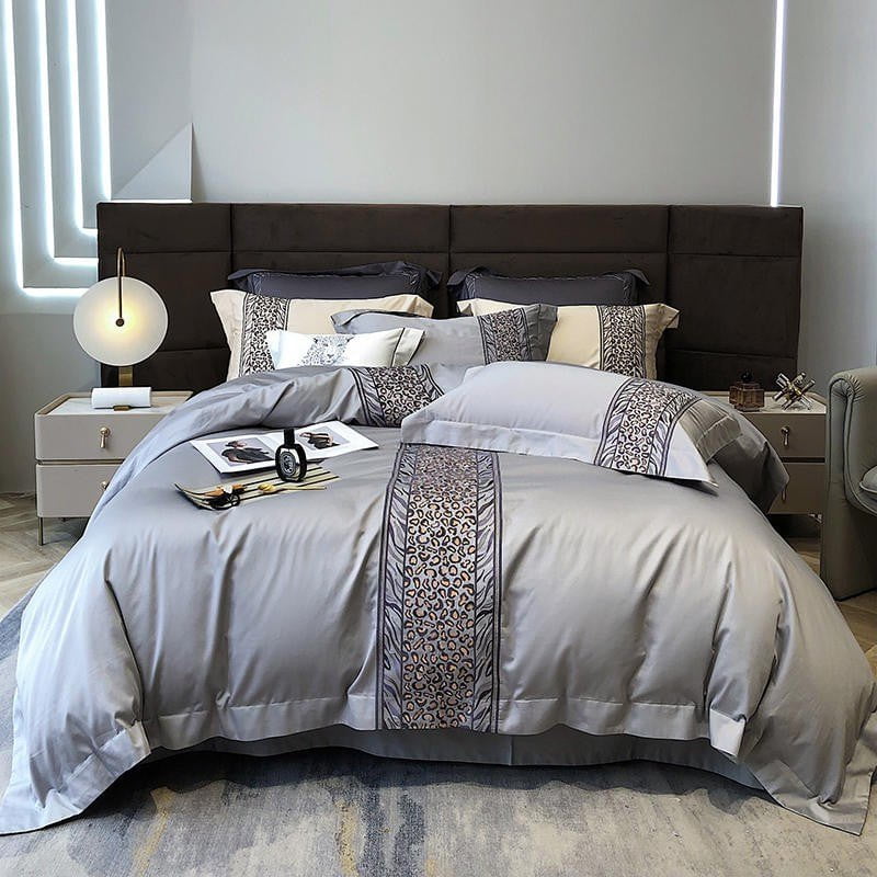 egyptian-cotton-leopard-bedding-set-for-luxurious-home-comfort-glaveri