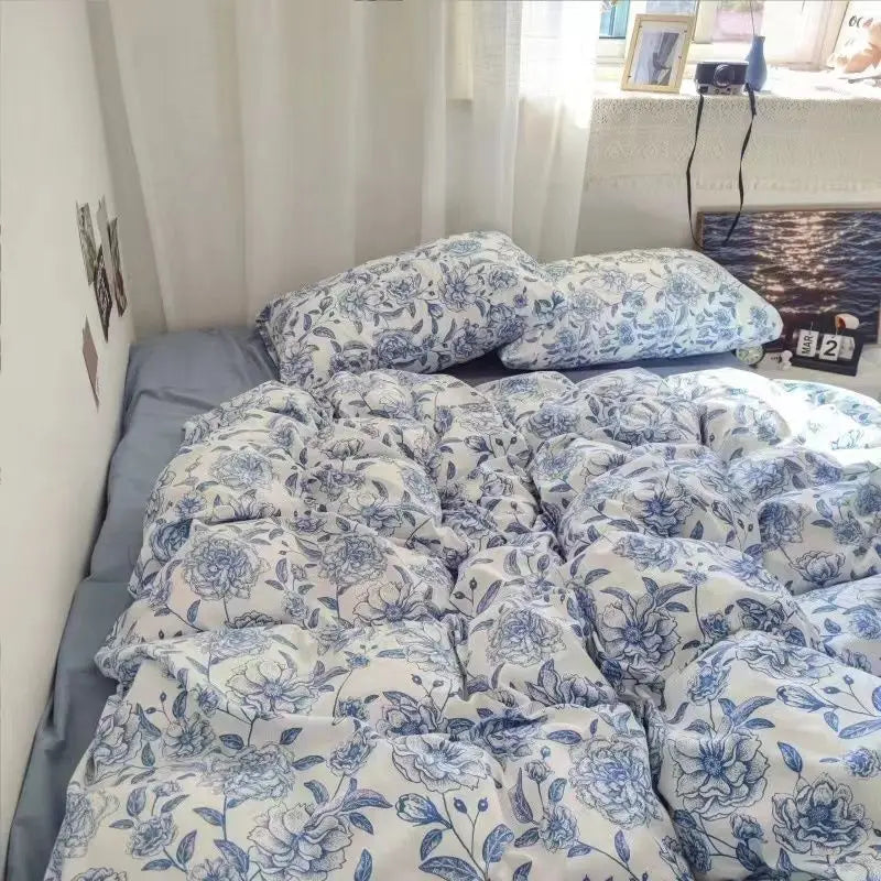 blue-flower-duvet-cover-soft-stylish-bedding-for-home-decor-glaveri
