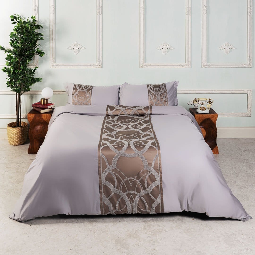 luxurious-geometric-bedding-set-for-home-comfort-and-style-glaveri